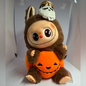 Halloween On Pumpkin, Limited Edition
This is not from popmart..